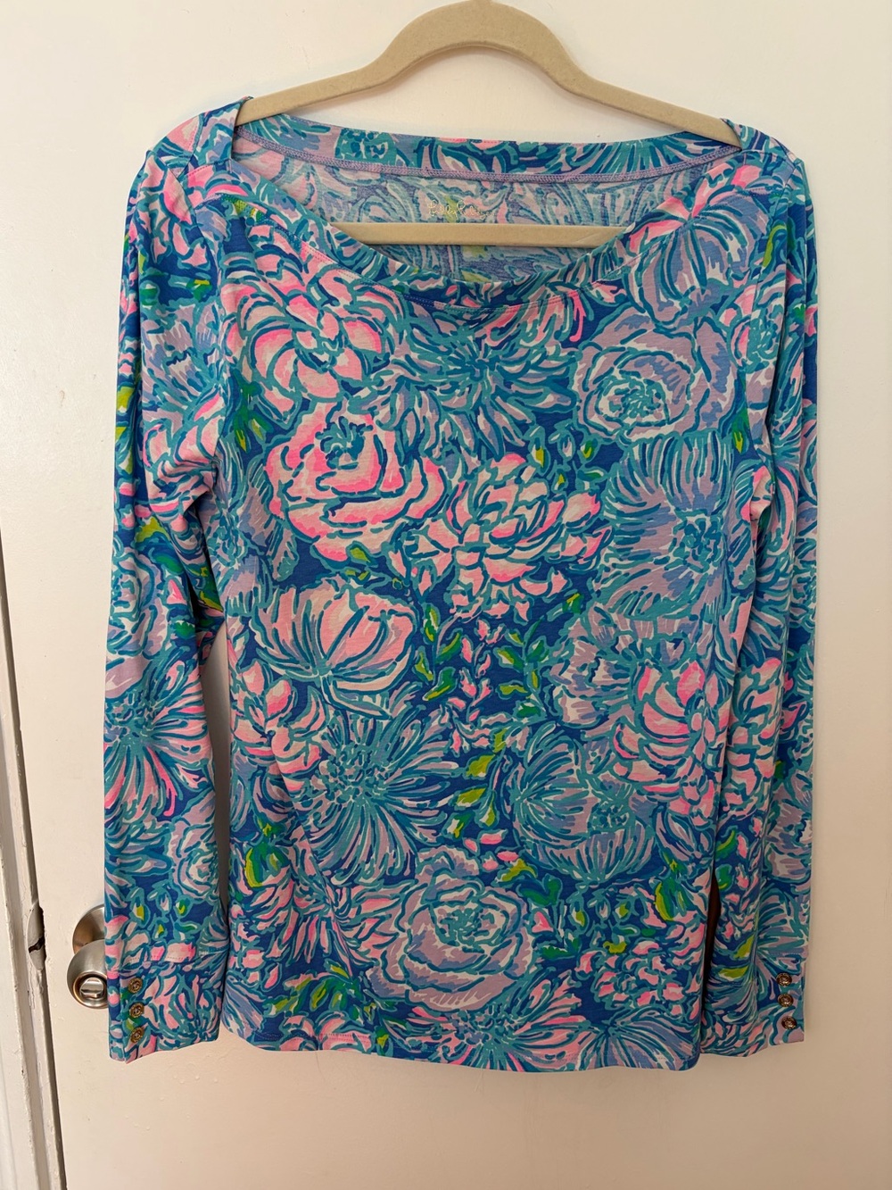 Lilly Pulitzer Aleah Top In Full Bloom size Large boat neck buttons preppy